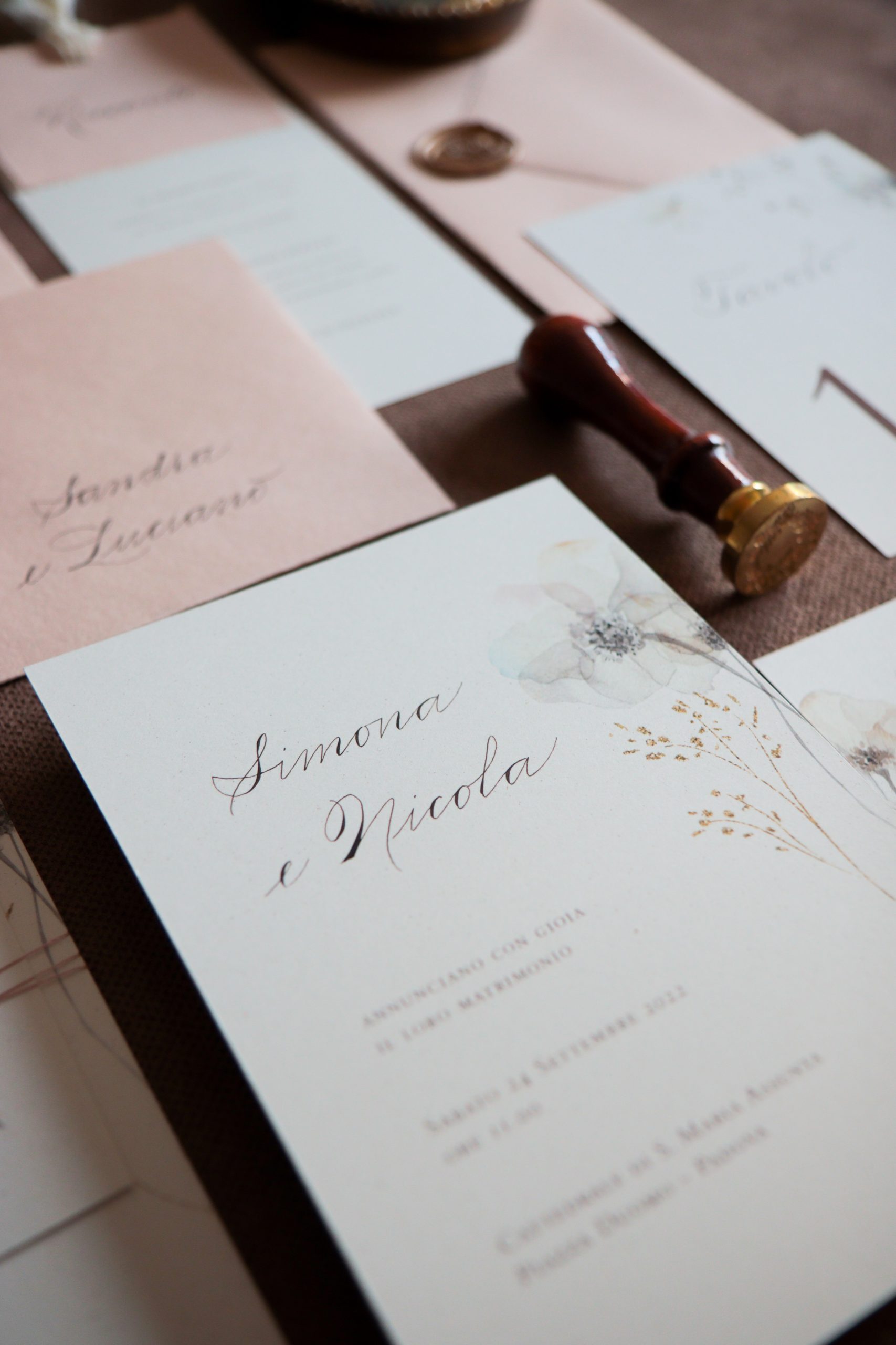 Inviti e partecipazioni matrimonio in calligrafia - Modello Velluto