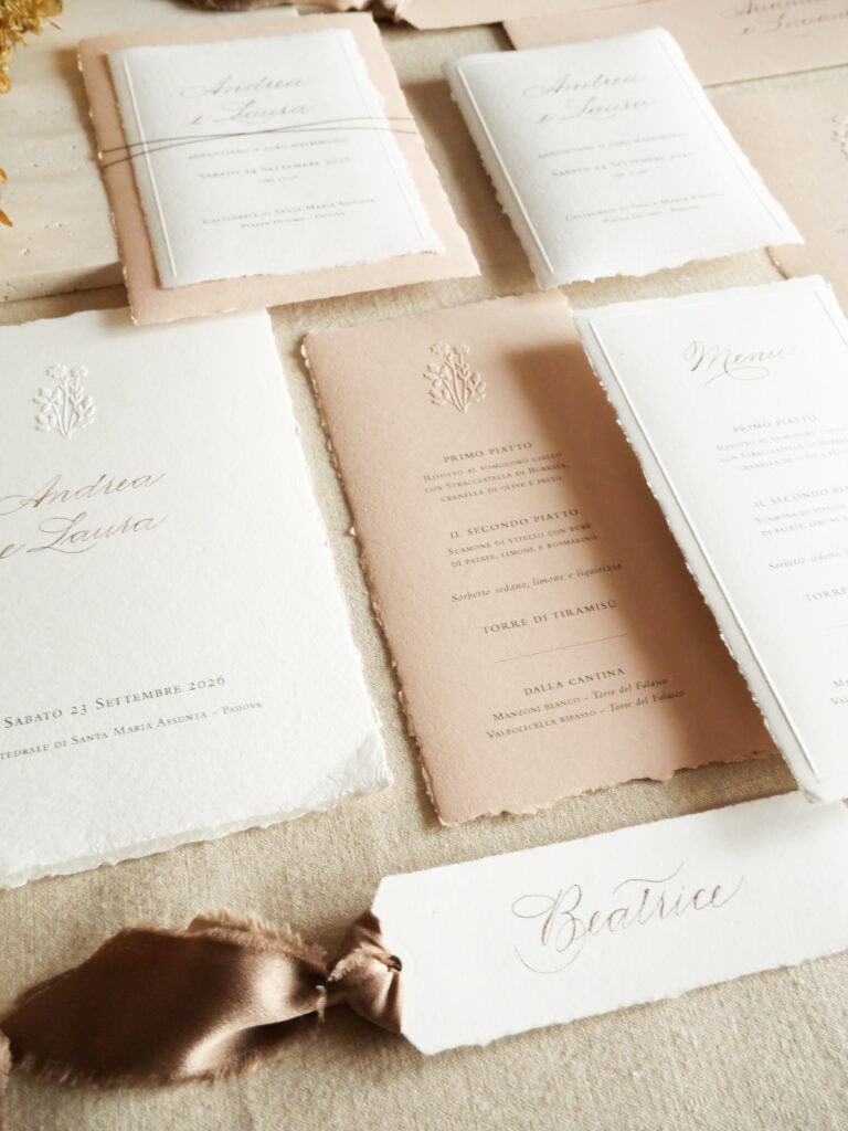 Inviti di matrimonio su carta artigianale